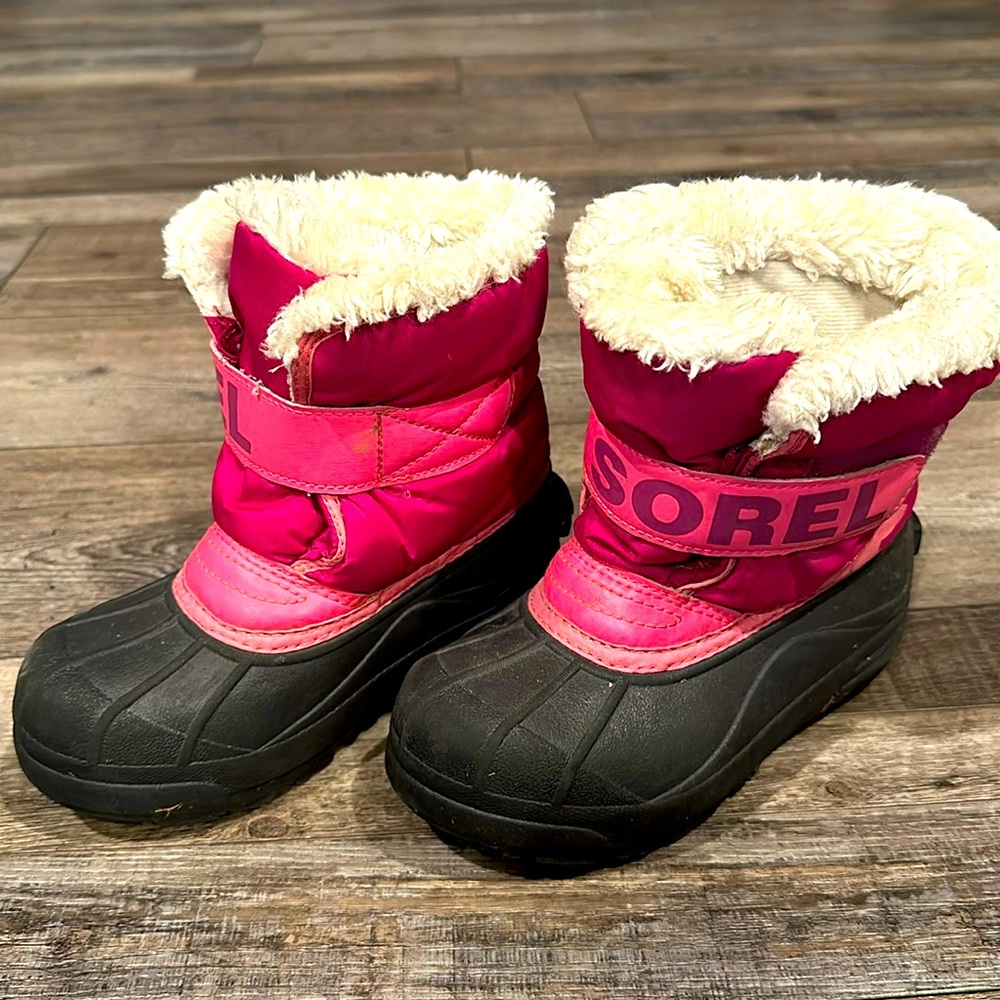 Toddler girls size 13 Sorel Boots.